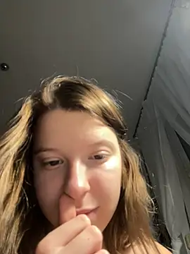 kimczii online show from December 18, 10:40 am