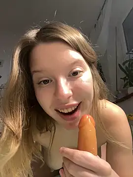 Snapshot of kimczii chatting on March 9, 11:47 am kimczii online show from March 9, 11:47 am