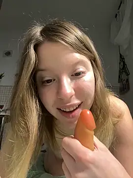 Snapshot of kimczii chatting on March 11, 7:14 am kimczii online show from March 11, 7:14 am