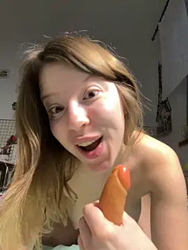 Snapshot of kimczii chatting on April 10, 6:18 am kimczii online show from April 10, 6:18 am