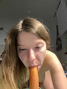 Snapshot of kimczii chatting on April 16, 6:14 am kimczii online show from April 16, 6:14 am