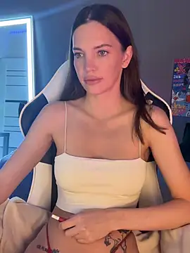 Snapshot of julia_fly chatting on October 10, 10:25 am julia fly online show from October 10, 10:25 am