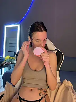 Snapshot of julia_fly chatting on February 28, 7:53 am julia fly online show from February 28, 7:53 am