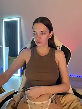 Snapshot of julia_fly chatting on March 13, 9:27 am julia fly online show from March 13, 9:27 am