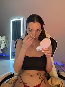 Snapshot of julia_fly chatting on April 9, 6:13 am julia fly online show from April 9, 6:13 am