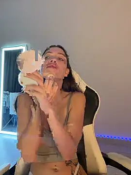 Snapshot of julia_fly chatting on May 24, 8:52 am julia fly online show from May 24, 8:52 am