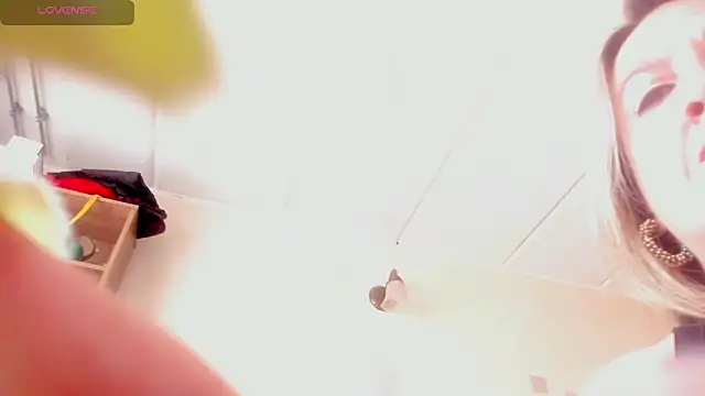 charlize legs online show from December 8, 4:28 pm