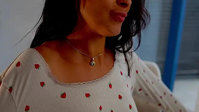 anabelcurvy online show from October 13, 7:19 am