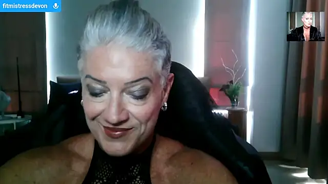 Snapshot of Devon2020 chatting on April 2, 9:40 am Devon2020 online show from April 2, 9:40 am