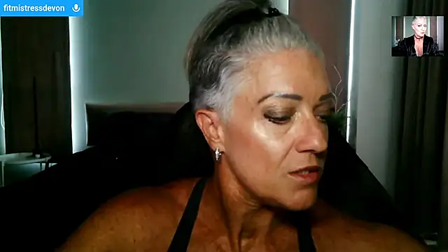 Snapshot of Devon2020 chatting on April 5, 10:56 am Devon2020 online show from April 5, 10:56 am