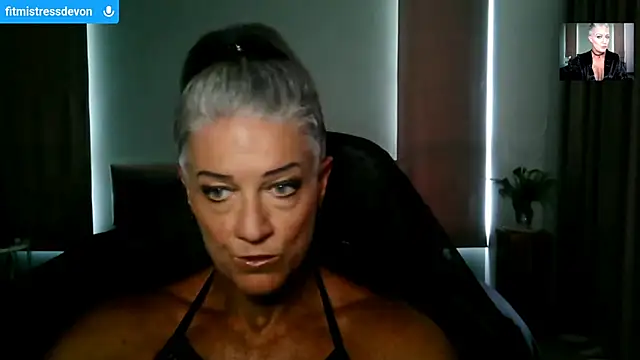 Snapshot of Devon2020 chatting on April 14, 11:05 am Devon2020 online show from April 14, 11:05 am