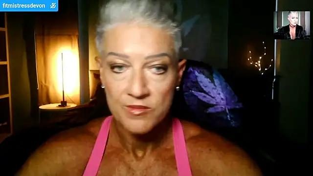 Snapshot of Devon2020 chatting on April 16, 11:33 am Devon2020 online show from April 16, 11:33 am