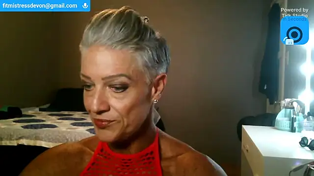 Snapshot of Devon2020 chatting on May 25, 3:23 am Devon2020 online show from May 25, 3:23 am