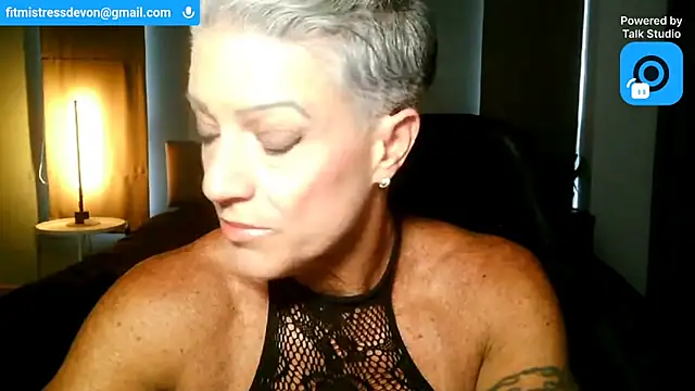 Snapshot of Devon2020 chatting on June 5, 10:54 am Devon2020 online show from June 5, 10:54 am