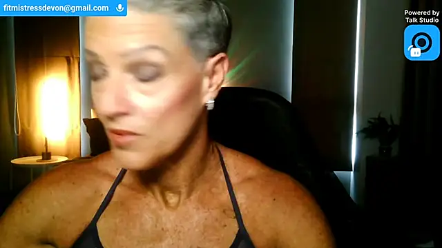 Snapshot of Devon2020 chatting on June 11, 11:08 am Devon2020 online show from June 11, 11:08 am