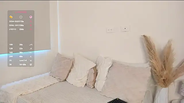 Snapshot of ZOEGARNER01 chatting on October 1, 7:09 pm ZOEGARNER01 online show from October 1, 7:09 pm