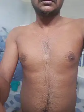 Snapshot of Itsdesi_boy chatting on April 12, 1:43 am Itsdesi boy online show from April 12, 1:43 am