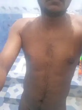 Snapshot of Itsdesi_boy chatting on April 12, 9:31 pm Itsdesi boy online show from April 12, 9:31 pm