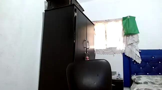 angelamarie1 online show from January 11, 3:31 pm