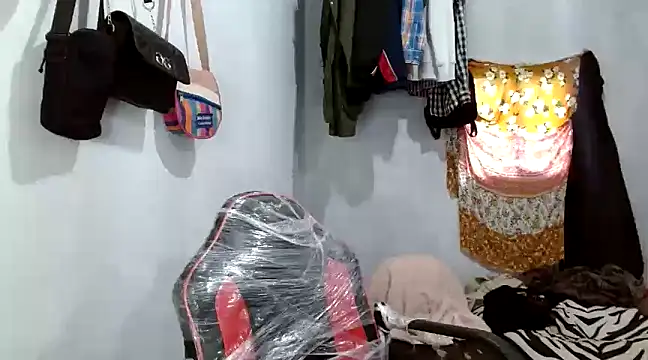 angelamarie1 online show from February 26, 1:30 pm