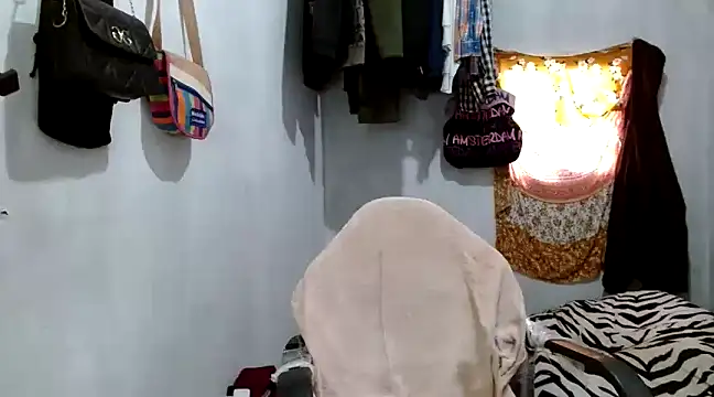 angelamarie1 online show from March 13, 2:12 pm