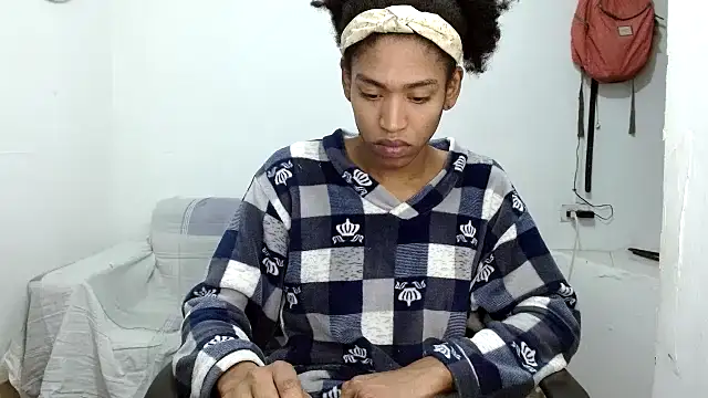 angelamarie1 online show from October 14, 2:45 am