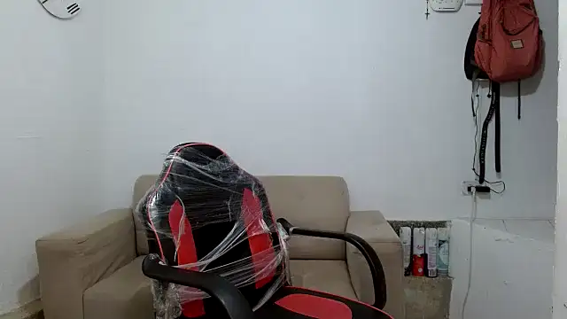 angelamarie1 online show from November 11, 8:47 am