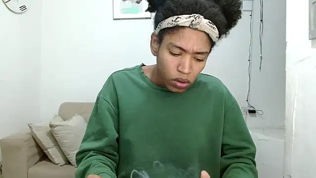 angelamarie1 online show from March 10, 8:19 am