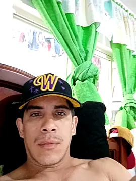 Snapshot of LarryCapija chatting on October 17, 4:09 pm LarryCapija online show from October 17, 4:09 pm