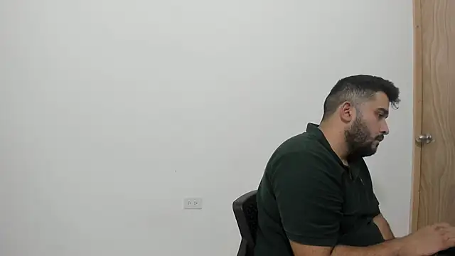 Snapshot of isearchcompany chatting on September 14, 11:04 pm isearchcompany online show from September 14, 11:04 pm