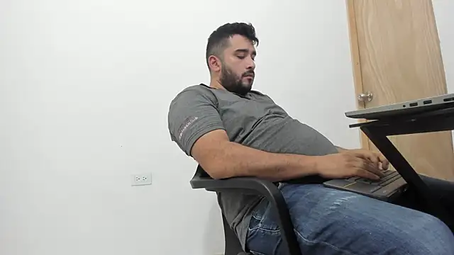 Snapshot of isearchcompany chatting on September 17, 3:19 am isearchcompany online show from September 17, 3:19 am