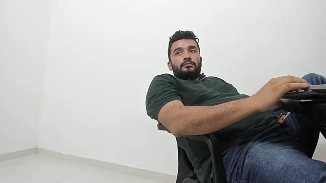 Snapshot of isearchcompany chatting on October 2, 3:02 am isearchcompany online show from October 2, 3:02 am