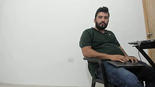 Snapshot of isearchcompany chatting on October 16, 10:33 pm isearchcompany online show from October 16, 10:33 pm