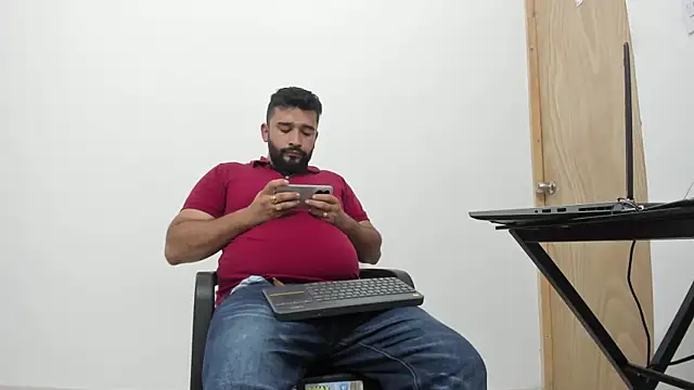 Snapshot of isearchcompany chatting on November 2, 5:37 pm isearchcompany online show from November 2, 5:37 pm