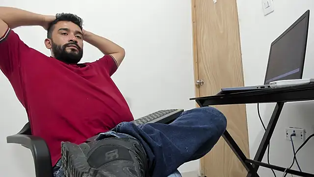 Snapshot of isearchcompany chatting on November 6, 2:34 am isearchcompany online show from November 6, 2:34 am