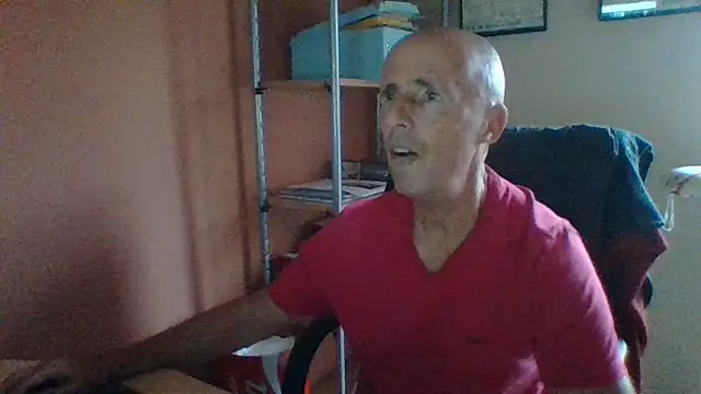 Snapshot of olibrius71 chatting on October 25, 2:56 pm olibrius71 online show from October 25, 2:56 pm