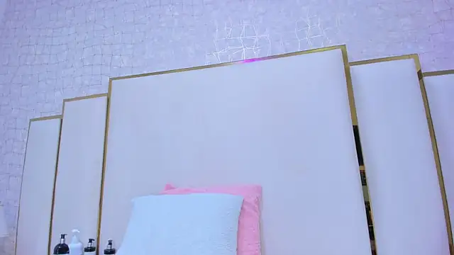 Snapshot of paola_rodriguez chatting on September 27, 11:26 am paola rodriguez online show from September 27, 11:26 am