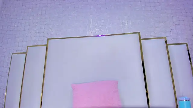 Snapshot of paola_rodriguez chatting on October 3, 11:40 am paola rodriguez online show from October 3, 11:40 am