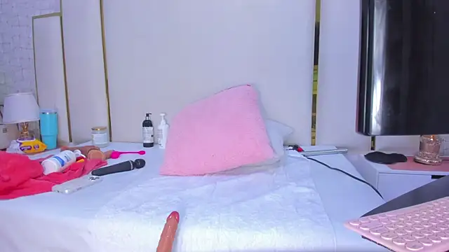 Snapshot of paola_rodriguez chatting on October 4, 12:14 pm paola rodriguez online show from October 4, 12:14 pm