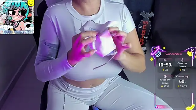 Snapshot of Roxy_clark chatting on October 22, 9:20 am Roxy clark online show from October 22, 9:20 am