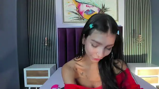 LauraAristizabal online show from February 12, 4:00 pm