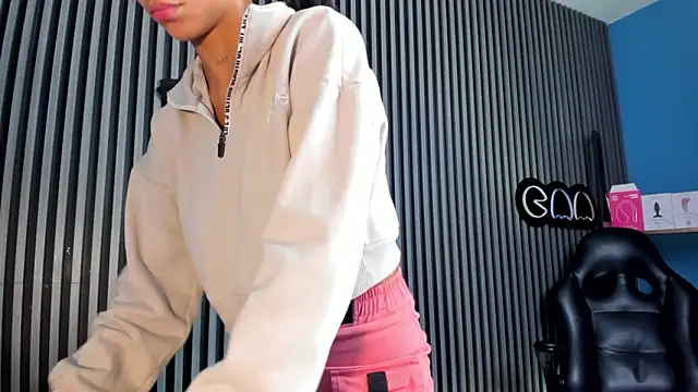 LauraAristizabal online show from February 21, 3:54 pm