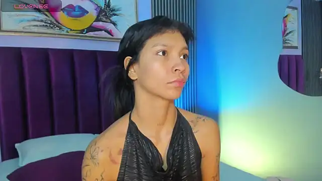 LauraAristizabal online show from November 1, 12:40 pm