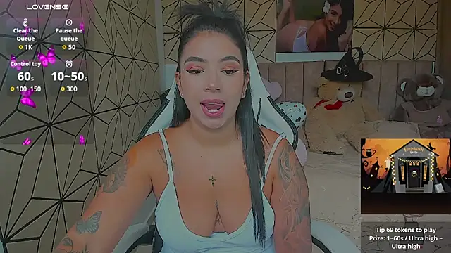 vane lopez  online show from October 18, 5:25 pm