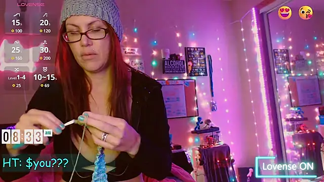 EmmaIsHere online show from December 4, 3:32 pm