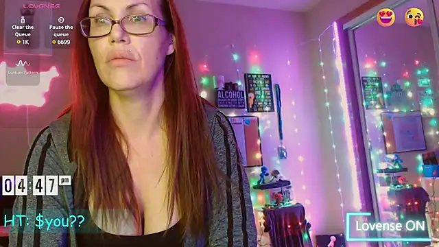 EmmaIsHere online show from December 12, 11:47 pm