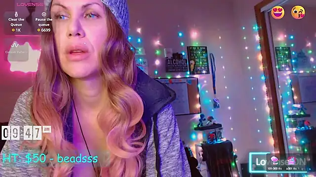 EmmaIsHere online show from December 20, 4:46 pm