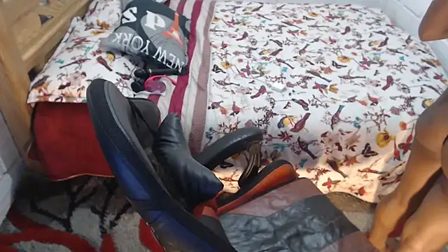 sexyjustin202 online show from October 20, 10:32 pm