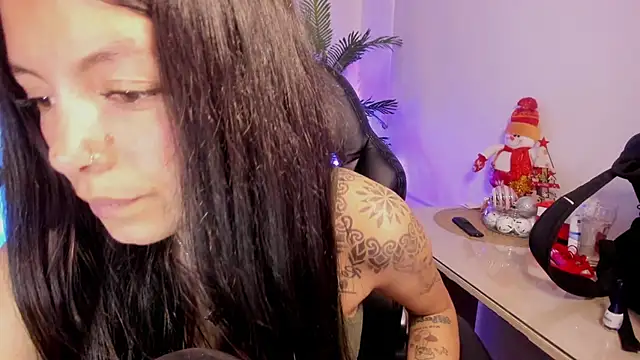 Meghan320 online show from December 13, 5:43 pm