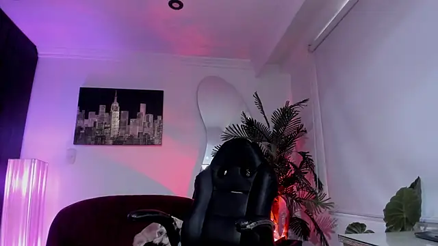Meghan320 online show from July 21, 12:18 pm